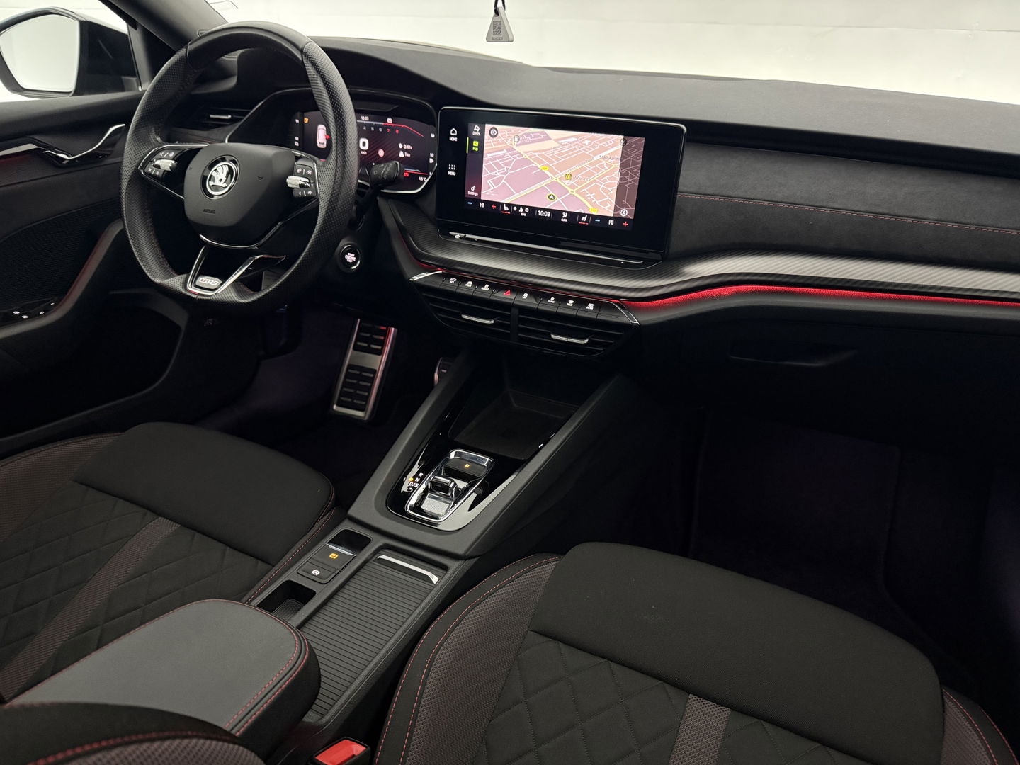 Škoda Octavia Combi VRS iV 1.4 eTsi 245PK | SOH 93% | Pano | HuD | Sfeer | Stoel/Stuur verw. | Virtual | Adap. Cruise | Carplay | Camera | Canton Audio