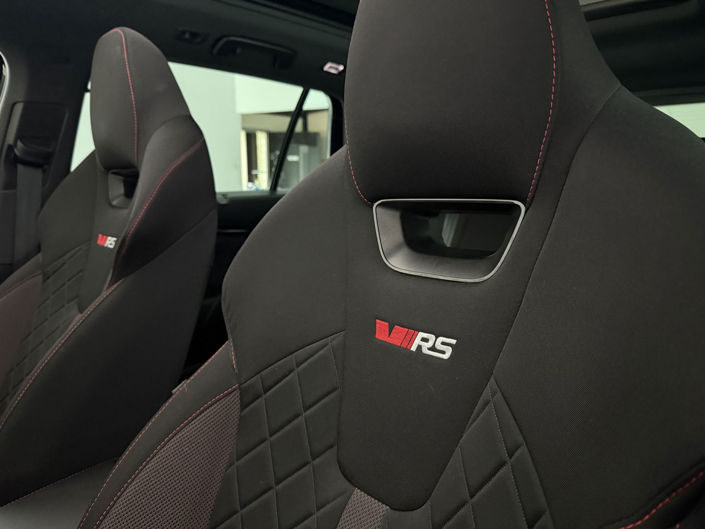 Škoda Octavia Combi VRS iV 1.4 eTsi 245PK | SOH 93% | Pano | HuD | Sfeer | Stoel/Stuur verw. | Virtual | Adap. Cruise | Carplay | Camera | Canton Audio