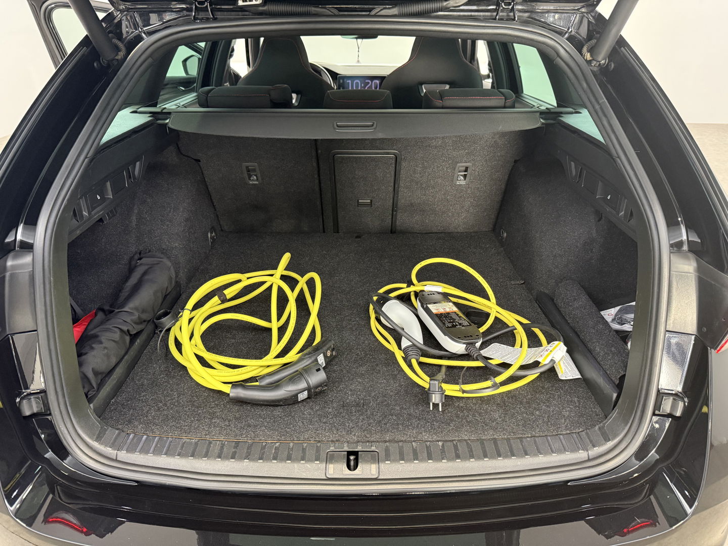 Škoda Octavia Combi VRS iV 1.4 eTsi 245PK | SOH 93% | Pano | HuD | Sfeer | Stoel/Stuur verw. | Virtual | Adap. Cruise | Carplay | Camera | Canton Audio