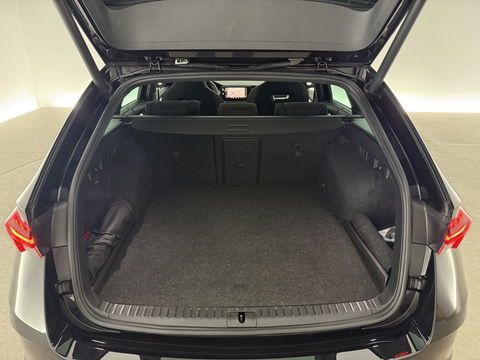 Škoda Octavia Combi VRS iV 1.4 eTsi 245PK | SOH 93% | Pano | HuD | Sfeer | Stoel/Stuur verw. | Virtual | Adap. Cruise | Carplay | Camera | Canton Audio