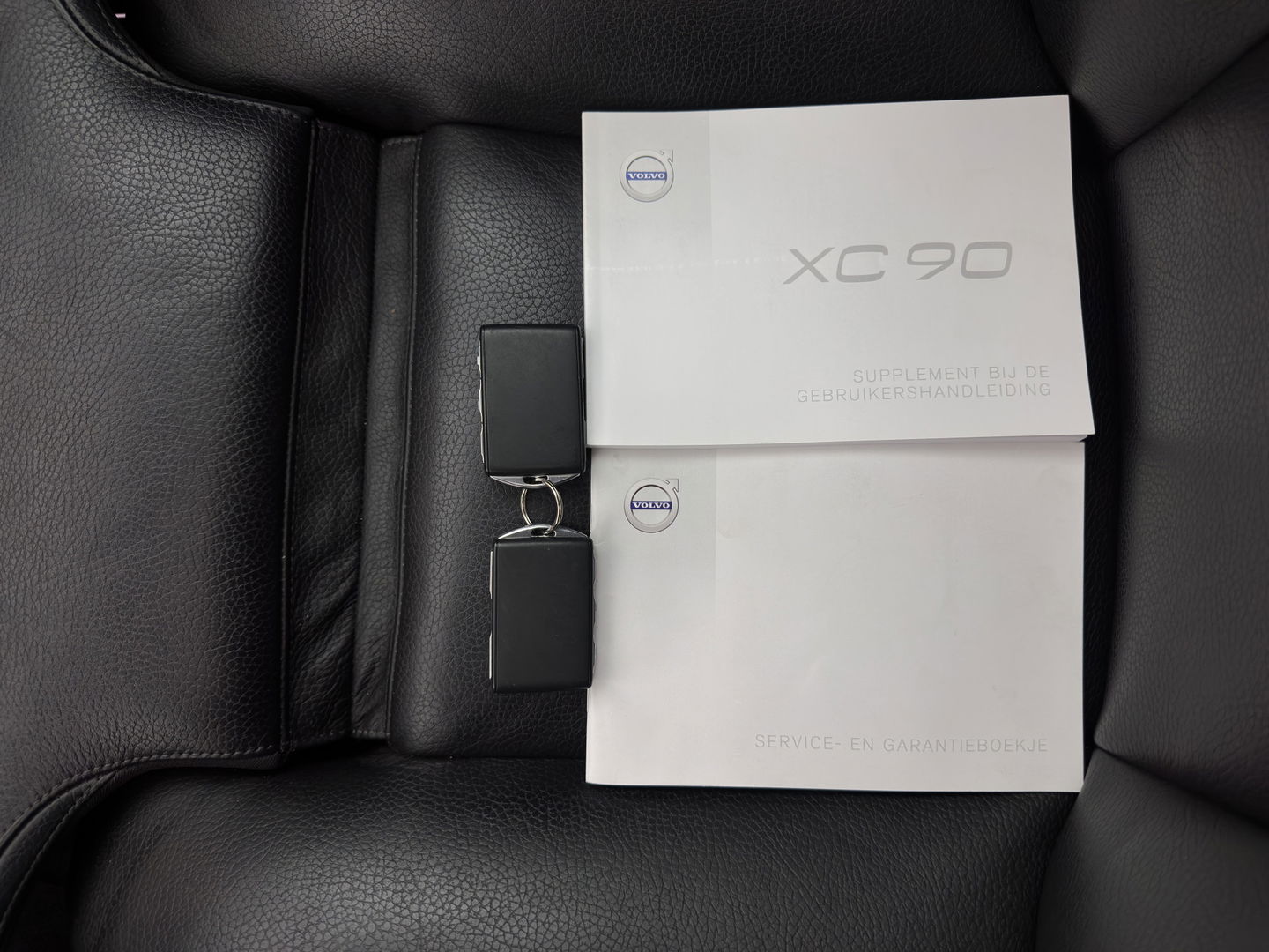 Volvo XC90 2.0 D5 AWD Inscription ( 7-Pers ) Aut. *PANO | LUXURY-LEATHER | FULL-LED | MEMORY-PACK | LANE-ASSIST | PDC | ECC | KEYLESS | DAB | NAVI-FULLMAP | ADAPTIVE-CRUISE | HEATED-SPORTSEATS | DIGI-COCKPIT | 19''ALU*