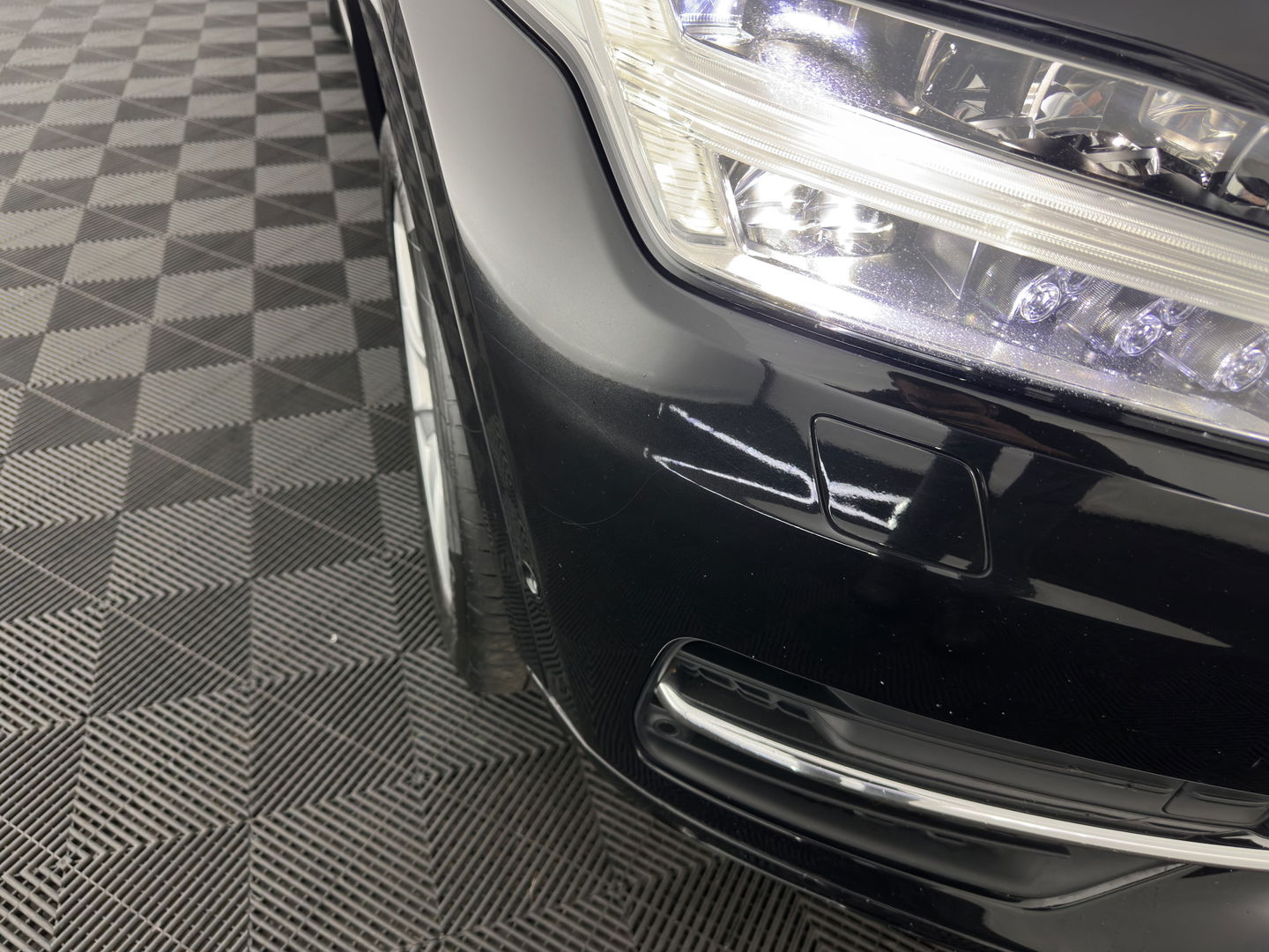 Volvo XC90 2.0 D5 AWD Inscription ( 7-Pers ) Aut. *PANO | LUXURY-LEATHER | FULL-LED | MEMORY-PACK | LANE-ASSIST | PDC | ECC | KEYLESS | DAB | NAVI-FULLMAP | ADAPTIVE-CRUISE | HEATED-SPORTSEATS | DIGI-COCKPIT | 19''ALU*