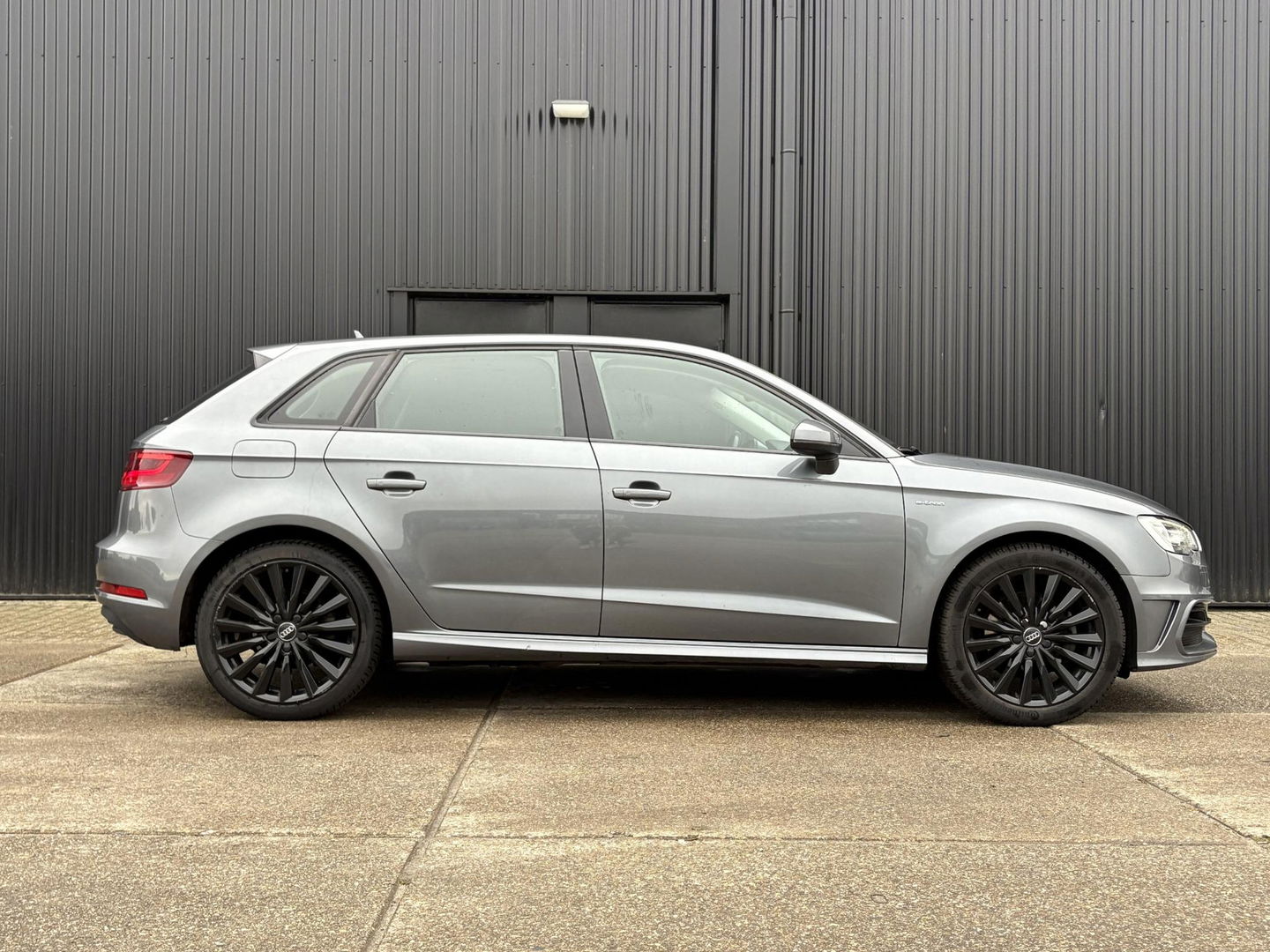 Audi A3 Sportback 1.4 e-tron PHEV Ambition Pro Line plus | Leder | LED | SOH 87%
