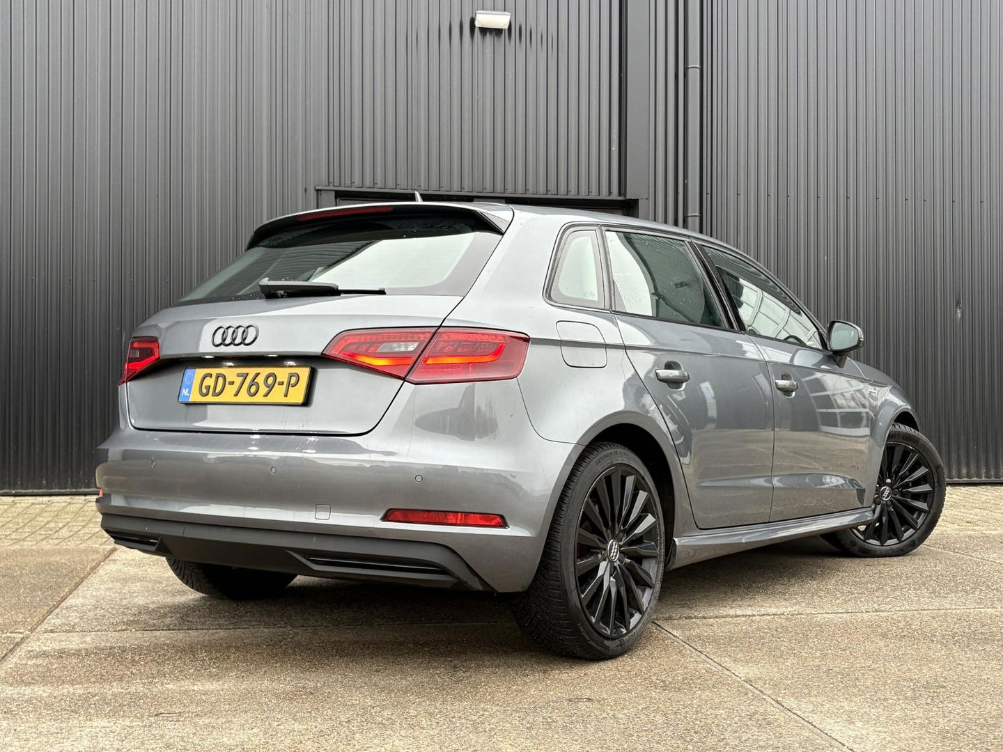 Audi A3 Sportback 1.4 e-tron PHEV Ambition Pro Line plus | Leder | LED | SOH 87%