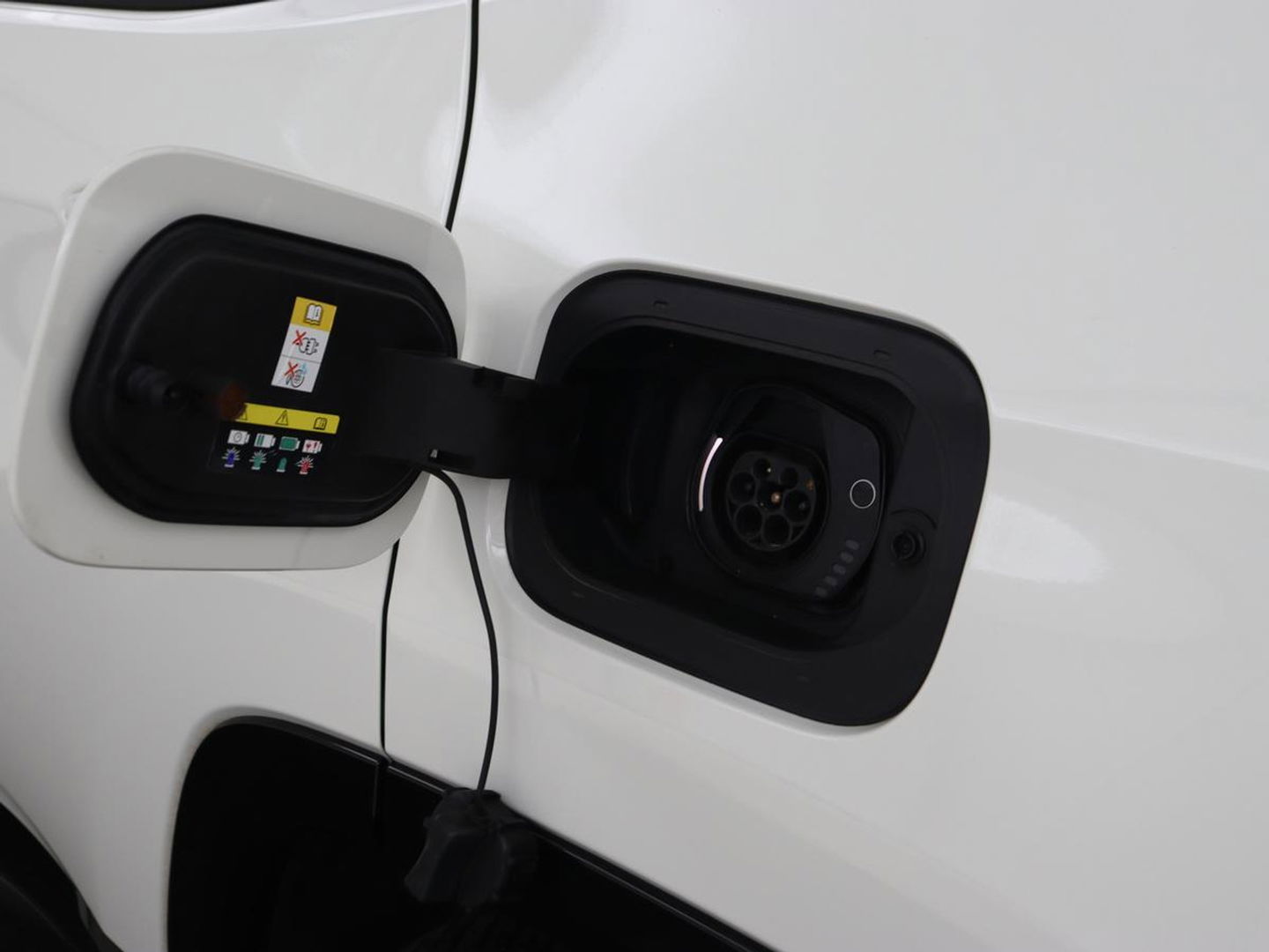 Jeep Compass 4xe 240 Plug-in Hybrid 80th Anniversary | 360 Camera | Adaptive cruise | Full LED | Carplay | Keyless | Navigatie | Park Assist | Climate control