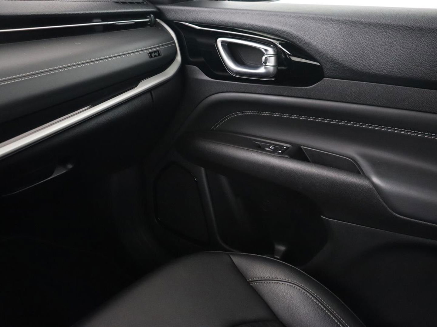 Jeep Compass 4xe 240 Plug-in Hybrid 80th Anniversary | 360 Camera | Adaptive cruise | Full LED | Carplay | Keyless | Navigatie | Park Assist | Climate control