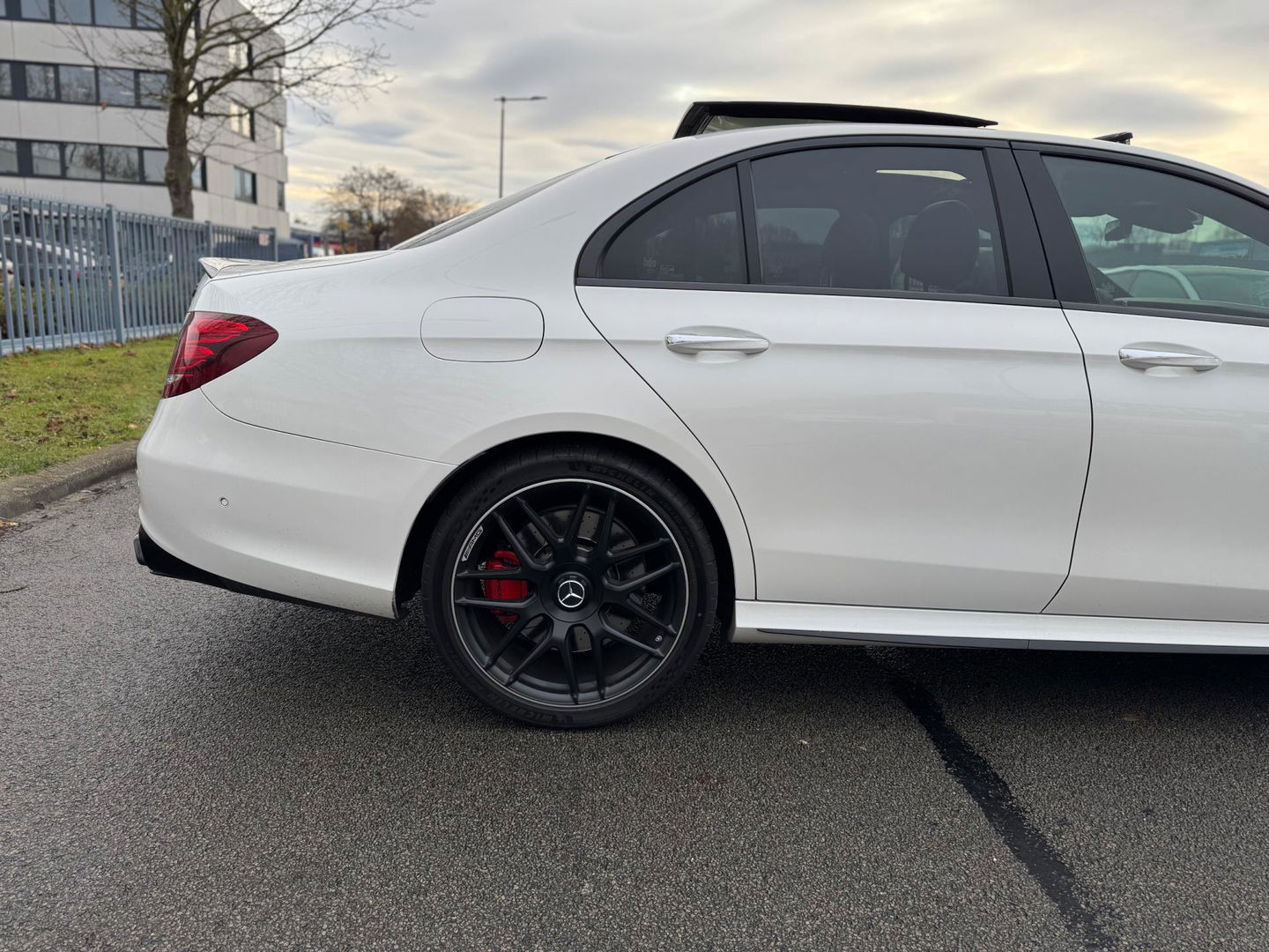 Mercedes-Benz E-Klasse AMG 63 S 4MATIC Softclose Panorama 360 Camera