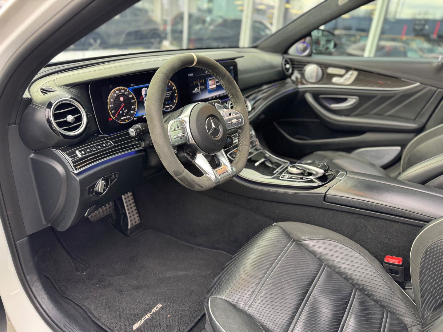 Mercedes-Benz E-Klasse AMG 63 S 4MATIC Softclose Panorama 360 Camera