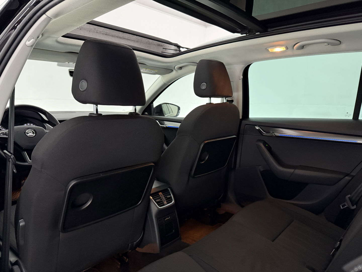 Škoda Octavia 1.0 TSI | Pano | Sfeer | Carplay | Camera | Clima | Canton | Cruise | Keyless | Trekh. | Stoelverw. | Parkeersens.