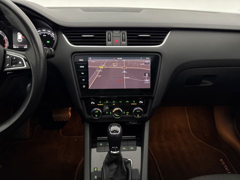 Škoda Octavia 1.0 TSI | Pano | Sfeer | Carplay | Camera | Clima | Canton | Cruise | Keyless | Trekh. | Stoelverw. | Parkeersens.