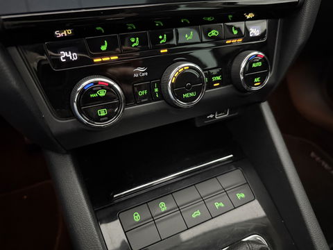 Škoda Octavia 1.0 TSI | Pano | Sfeer | Carplay | Camera | Clima | Canton | Cruise | Keyless | Trekh. | Stoelverw. | Parkeersens.