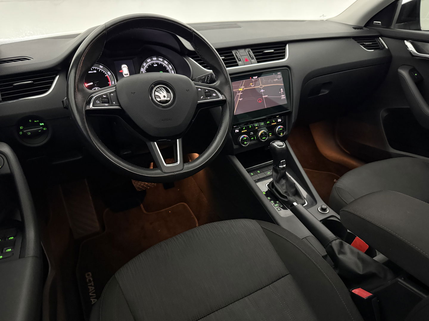 Škoda Octavia 1.0 TSI | Pano | Sfeer | Carplay | Camera | Clima | Canton | Cruise | Keyless | Trekh. | Stoelverw. | Parkeersens.