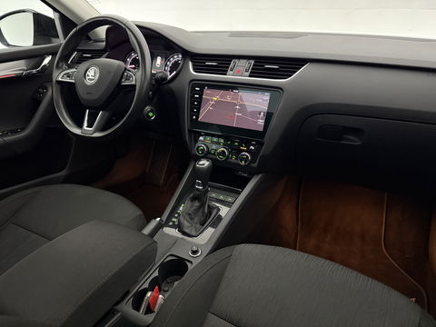 Škoda Octavia 1.0 TSI | Pano | Sfeer | Carplay | Camera | Clima | Canton | Cruise | Keyless | Trekh. | Stoelverw. | Parkeersens.