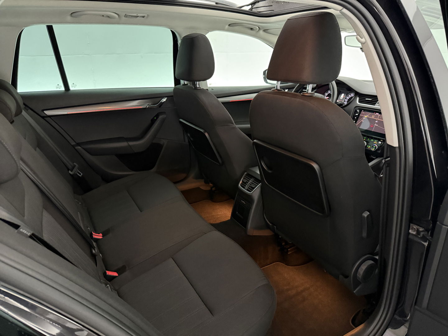 Škoda Octavia 1.0 TSI | Pano | Sfeer | Carplay | Camera | Clima | Canton | Cruise | Keyless | Trekh. | Stoelverw. | Parkeersens.