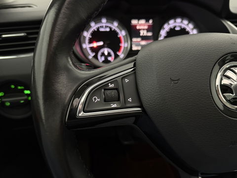Škoda Octavia 1.0 TSI | Pano | Sfeer | Carplay | Camera | Clima | Canton | Cruise | Keyless | Trekh. | Stoelverw. | Parkeersens.
