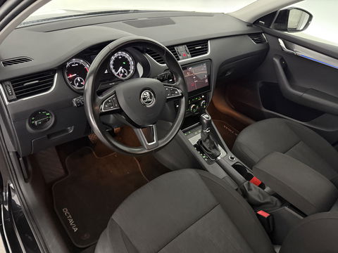 Škoda Octavia 1.0 TSI | Pano | Sfeer | Carplay | Camera | Clima | Canton | Cruise | Keyless | Trekh. | Stoelverw. | Parkeersens.