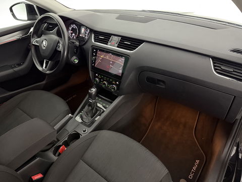 Škoda Octavia 1.0 TSI | Pano | Sfeer | Carplay | Camera | Clima | Canton | Cruise | Keyless | Trekh. | Stoelverw. | Parkeersens.