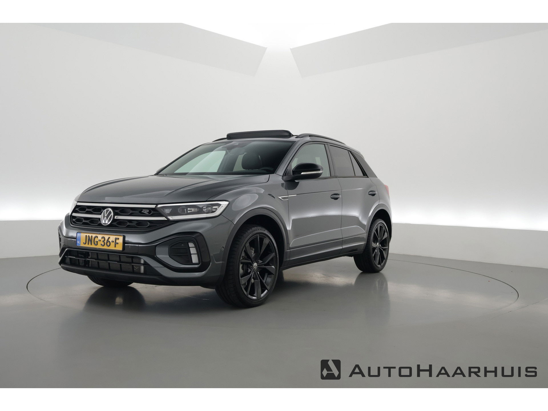 Volkswagen T-Roc 1.5 TSI R-Line Black Style | Pano | Adapt. Cruise | 19'' | IQ. Light | Camera | Afn. Trekhaak
