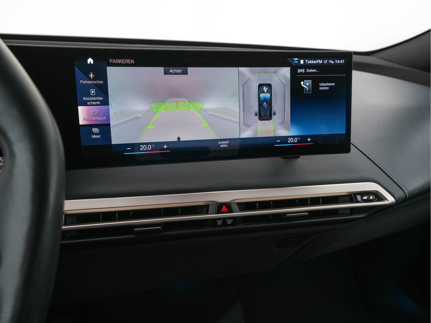 BMW iX xDrive40 High Executive 77 kWh ( 3-Fase ) {SOH-100%} (INCL-BTW) Aut. *PANO | HEAD-UP | HARMAN/KARDON-SURROUND | SOFT-CLOSE | DAB+ | DIGI-COCKPIT | HEATED-COMFORTSEATS | FULL-LED | CARPLAY | TOWBAR | AMBIENT-LIGHT | TOPVIEW | MEMORY-PACK |