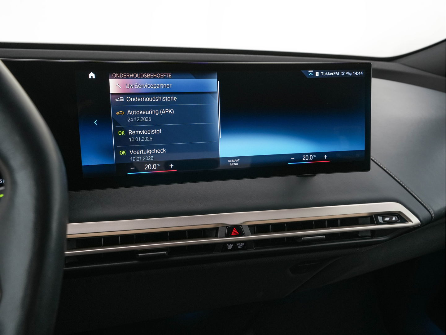 BMW iX xDrive40 High Executive 77 kWh ( 3-Fase ) {SOH-100%} (INCL-BTW) Aut. *PANO | HEAD-UP | HARMAN/KARDON-SURROUND | SOFT-CLOSE | DAB+ | DIGI-COCKPIT | HEATED-COMFORTSEATS | FULL-LED | CARPLAY | TOWBAR | AMBIENT-LIGHT | TOPVIEW | MEMORY-PACK |