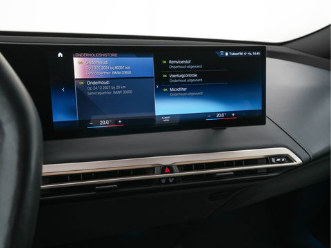 BMW iX xDrive40 High Executive 77 kWh ( 3-Fase ) {SOH-100%} (INCL-BTW) Aut. *PANO | HEAD-UP | HARMAN/KARDON-SURROUND | SOFT-CLOSE | DAB+ | DIGI-COCKPIT | HEATED-COMFORTSEATS | FULL-LED | CARPLAY | TOWBAR | AMBIENT-LIGHT | TOPVIEW | MEMORY-PACK |