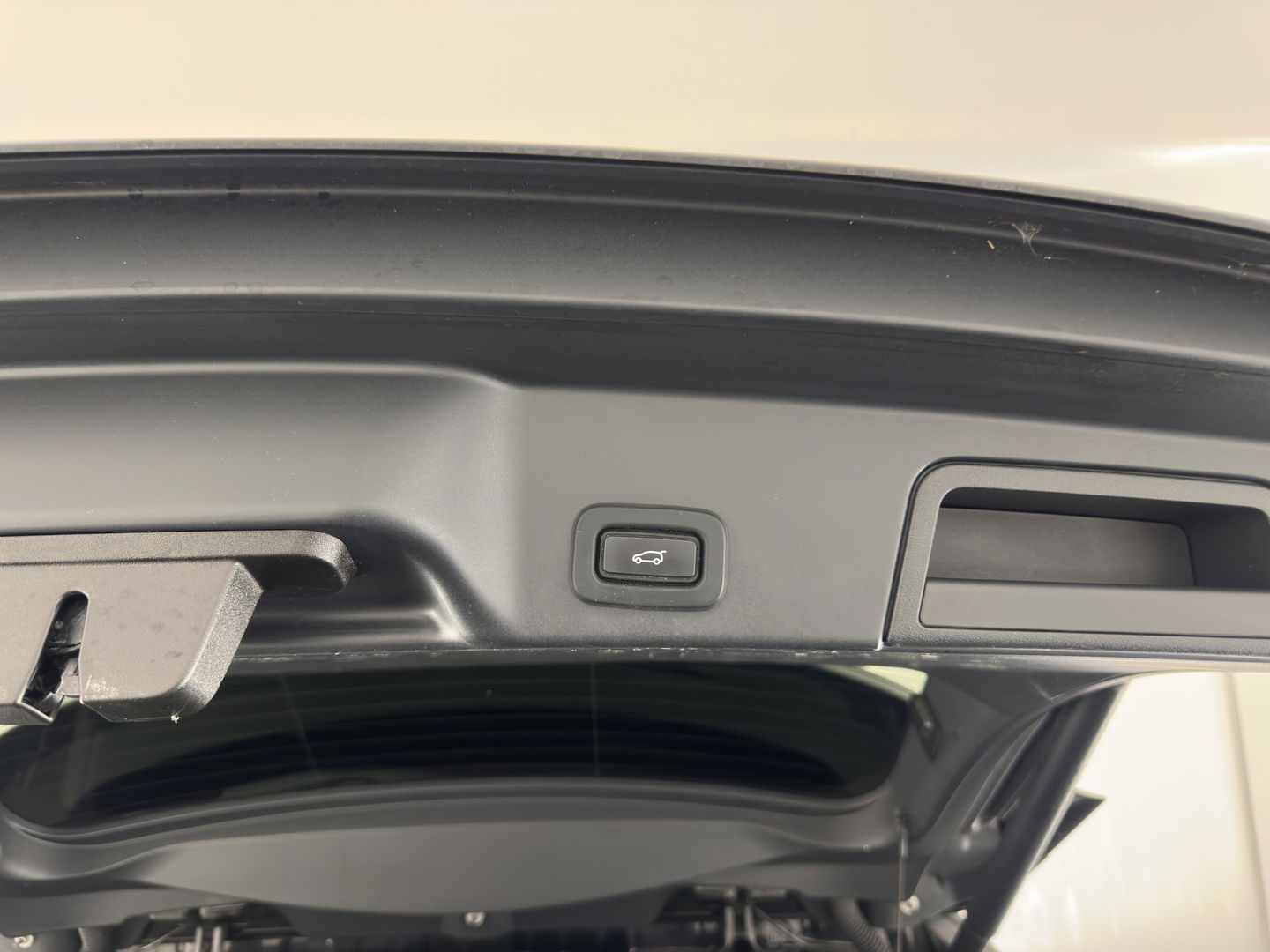 Land Rover Range Rover Evoque 2.0 D150 R-Dynamic *PANO | LUXURY-LEATHER | FULL-LED | NAVI-FULLMAP | CAMERA | KEYLESS | ECC | TOPVIEW | CARPLAY | HEATED-COMFORTSEATS | PDC | CRUISE | PRIVACY-GLASS | 20''ALU*