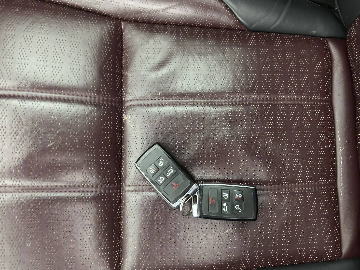 Land Rover Range Rover Evoque 2.0 D150 R-Dynamic *PANO | LUXURY-LEATHER | FULL-LED | NAVI-FULLMAP | CAMERA | KEYLESS | ECC | TOPVIEW | CARPLAY | HEATED-COMFORTSEATS | PDC | CRUISE | PRIVACY-GLASS | 20''ALU*