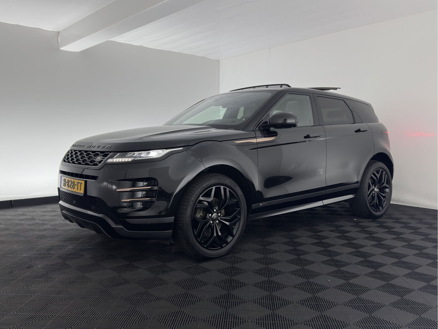 Land Rover Range Rover Evoque 2.0 D150 R-Dynamic *PANO | LUXURY-LEATHER | FULL-LED | NAVI-FULLMAP | CAMERA | KEYLESS | ECC | TOPVIEW | CARPLAY | HEATED-COMFORTSEATS | PDC | CRUISE | PRIVACY-GLASS | 20''ALU*