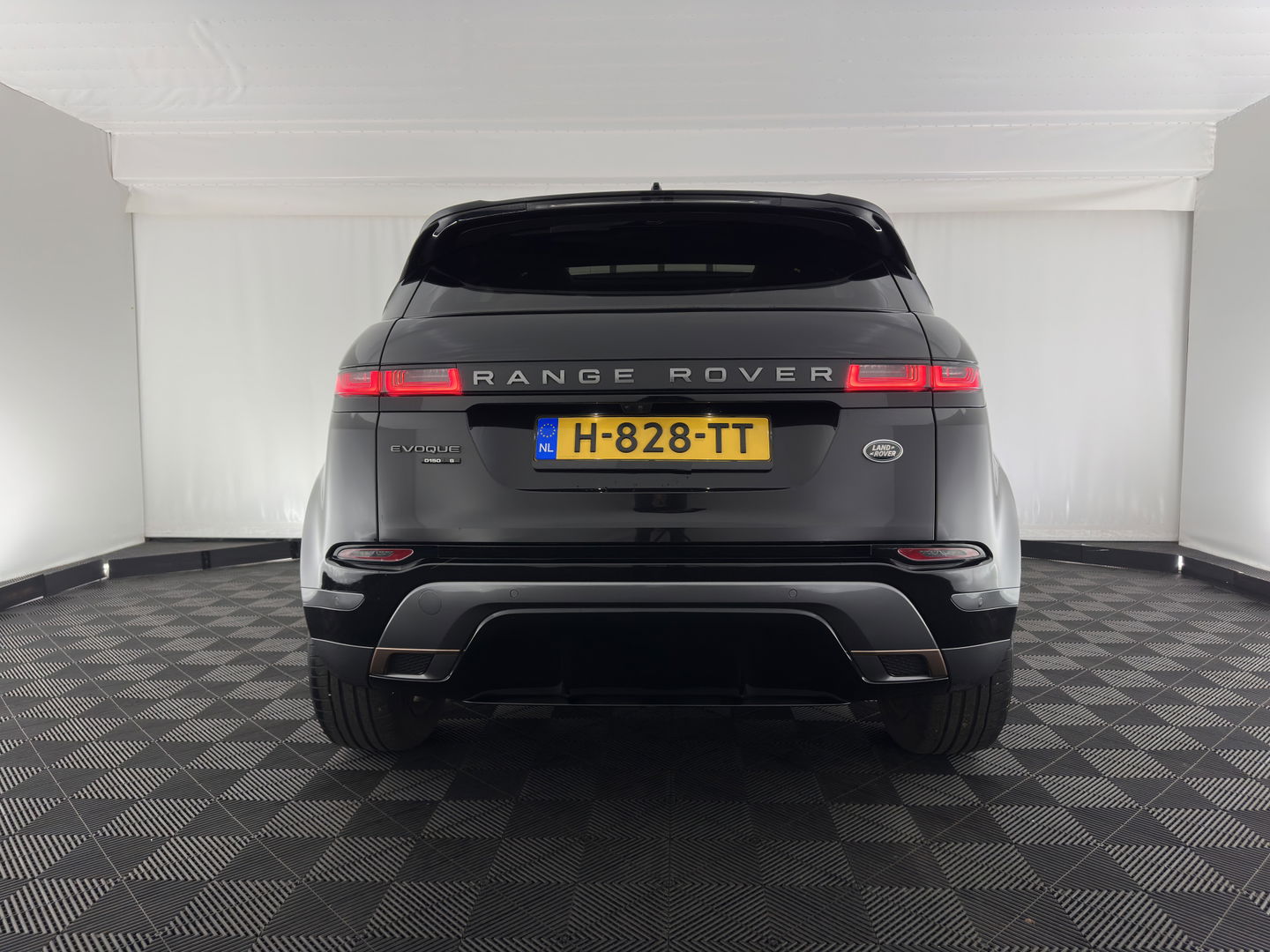 Land Rover Range Rover Evoque 2.0 D150 R-Dynamic *PANO | LUXURY-LEATHER | FULL-LED | NAVI-FULLMAP | CAMERA | KEYLESS | ECC | TOPVIEW | CARPLAY | HEATED-COMFORTSEATS | PDC | CRUISE | PRIVACY-GLASS | 20''ALU*