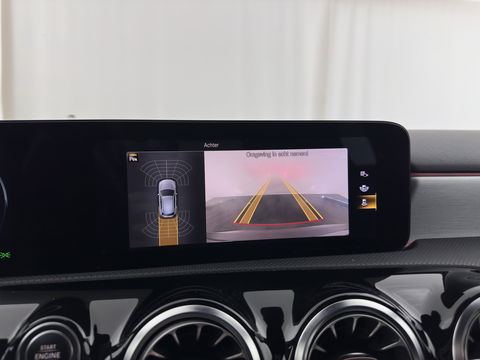 Mercedes-Benz A-Klasse 160 AMG-Sportpack Business-Solution (INCL-BTW) *WIDESCREEN-DIGI-COCKPIT | FULL-LED | LEATHER-MICROFIBRE | CAMERA | DYNAMIC-SELECT | CRUISE | HEATED-SPORTSEATS | PRIVACY-GLASS | DAB | AMBIENT-LIGHT | 18"ALU*