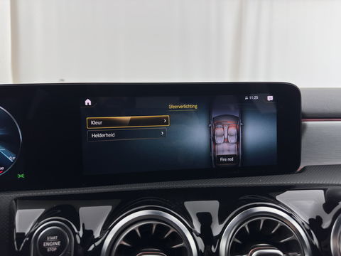 Mercedes-Benz A-Klasse 160 AMG-Sportpack Business-Solution (INCL-BTW) *WIDESCREEN-DIGI-COCKPIT | FULL-LED | LEATHER-MICROFIBRE | CAMERA | DYNAMIC-SELECT | CRUISE | HEATED-SPORTSEATS | PRIVACY-GLASS | DAB | AMBIENT-LIGHT | 18"ALU*