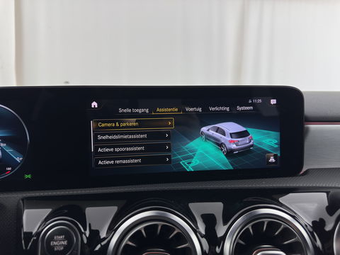 Mercedes-Benz A-Klasse 160 AMG-Sportpack Business-Solution (INCL-BTW) *WIDESCREEN-DIGI-COCKPIT | FULL-LED | LEATHER-MICROFIBRE | CAMERA | DYNAMIC-SELECT | CRUISE | HEATED-SPORTSEATS | PRIVACY-GLASS | DAB | AMBIENT-LIGHT | 18"ALU*