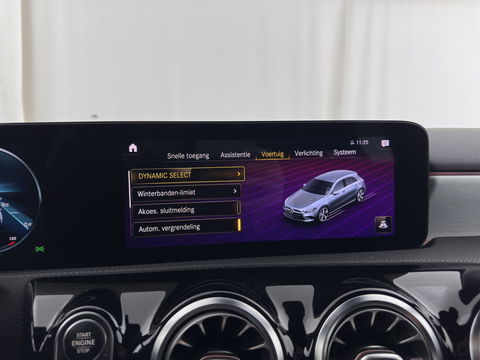 Mercedes-Benz A-Klasse 160 AMG-Sportpack Business-Solution (INCL-BTW) *WIDESCREEN-DIGI-COCKPIT | FULL-LED | LEATHER-MICROFIBRE | CAMERA | DYNAMIC-SELECT | CRUISE | HEATED-SPORTSEATS | PRIVACY-GLASS | DAB | AMBIENT-LIGHT | 18"ALU*