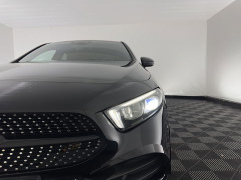 Mercedes-Benz A-Klasse 160 AMG-Sportpack Business-Solution (INCL-BTW) *WIDESCREEN-DIGI-COCKPIT | FULL-LED | LEATHER-MICROFIBRE | CAMERA | DYNAMIC-SELECT | CRUISE | HEATED-SPORTSEATS | PRIVACY-GLASS | DAB | AMBIENT-LIGHT | 18"ALU*