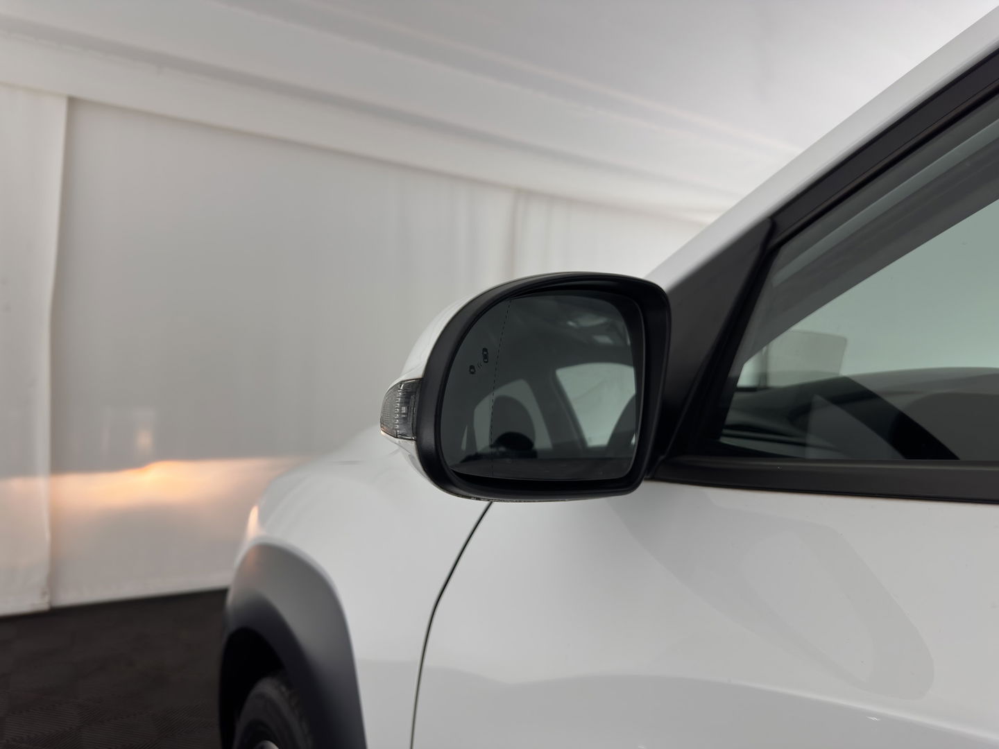 Hyundai KONA 1.6 GDI HEV Fashion (INCL-BTW) Aut. *NAVI-FULLMAP | DIGI-COCKPIT | FULL-LED | KEYLESS | CAMERA | HEAD-UP | SHIFT-PADDLES | DAB | COMFORT-SEATS | PRIVACY-GLASS | TOWBAR | 16 "ALU*