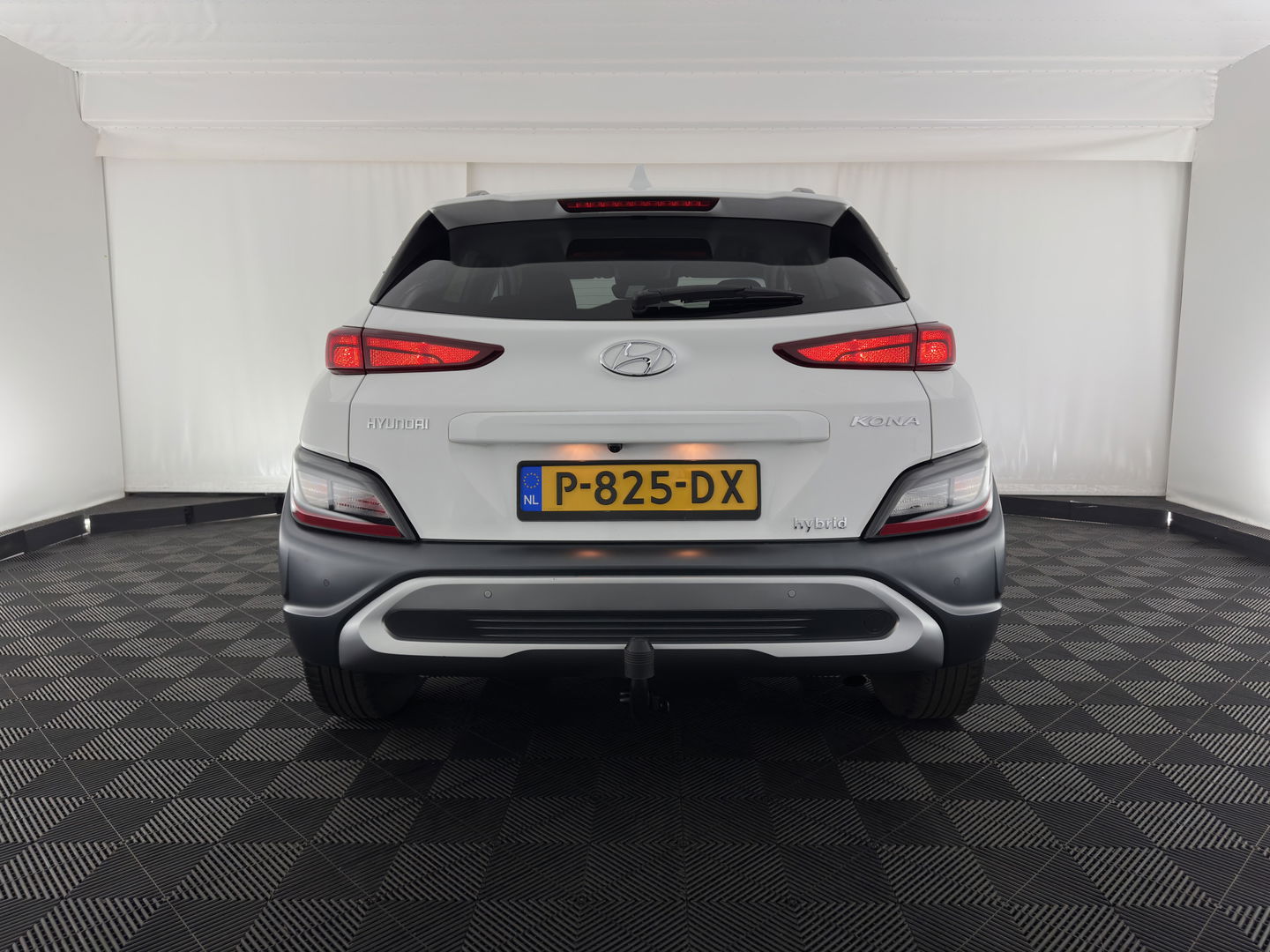Hyundai KONA 1.6 GDI HEV Fashion (INCL-BTW) Aut. *NAVI-FULLMAP | DIGI-COCKPIT | FULL-LED | KEYLESS | CAMERA | HEAD-UP | SHIFT-PADDLES | DAB | COMFORT-SEATS | PRIVACY-GLASS | TOWBAR | 16 "ALU*