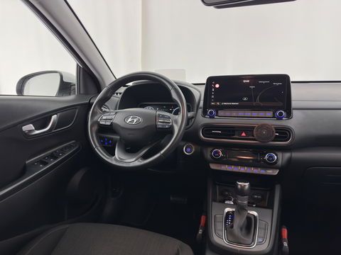 Hyundai KONA 1.6 GDI HEV Fashion (INCL-BTW) Aut. *NAVI-FULLMAP | DIGI-COCKPIT | FULL-LED | KEYLESS | CAMERA | HEAD-UP | SHIFT-PADDLES | DAB | COMFORT-SEATS | PRIVACY-GLASS | TOWBAR | 16 "ALU*