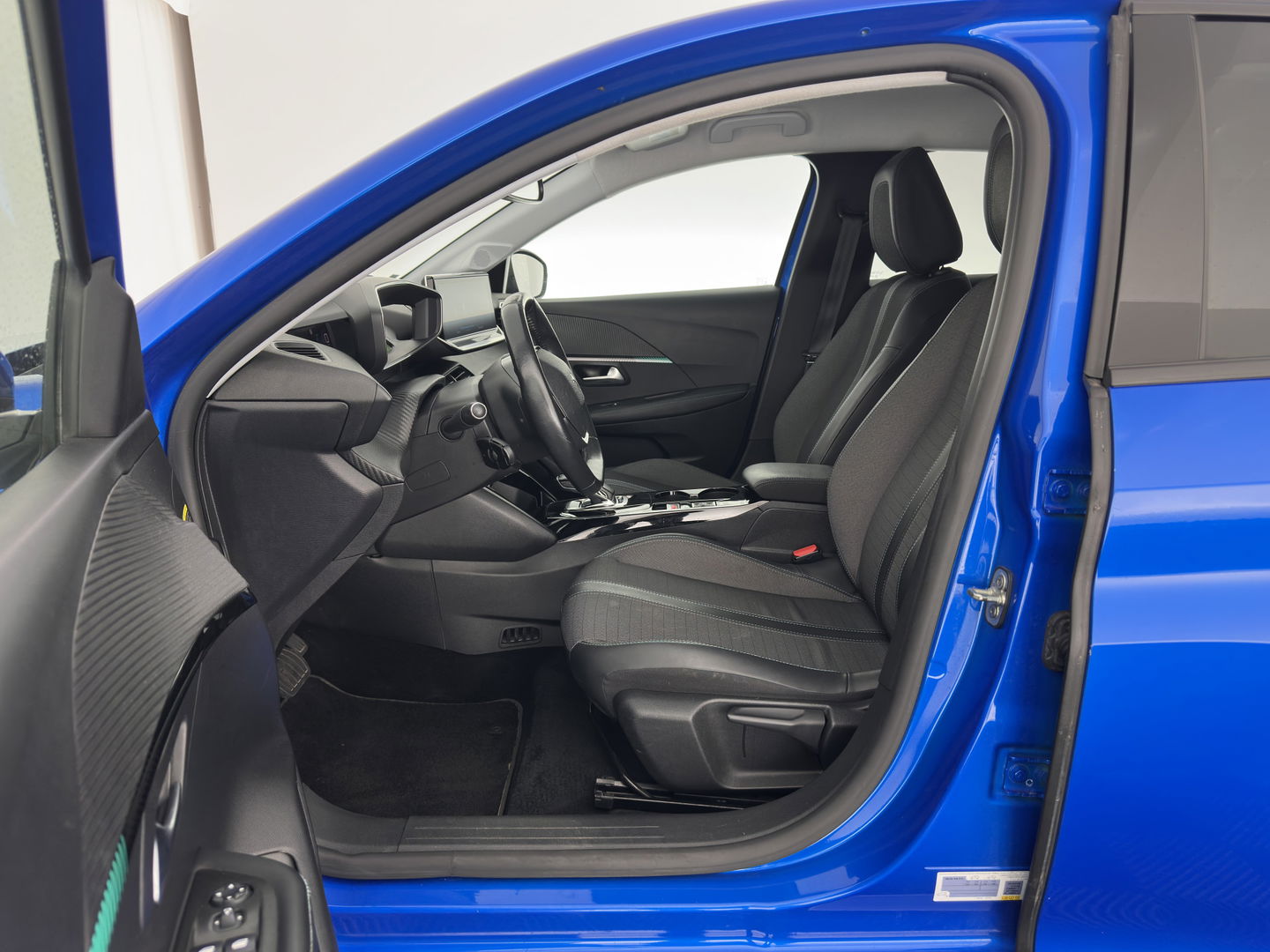 Peugeot e-208 EV Allure 50 kWh {SOH-91%} Aut *FULL-LED | DIGI-COCKPIT | BLINDSPOT | CAMERA | NAVI-FULLMAP | LANE-ASSIST | KEYLESS | DAB | CCS-FASTLOADER | TOP-VIEW | AMBIENT-LIGHT | PRIVACY-GLASS | 17"ALU*