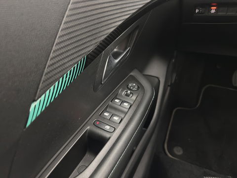 Peugeot e-208 EV Allure 50 kWh {SOH-91%} Aut *FULL-LED | DIGI-COCKPIT | BLINDSPOT | CAMERA | NAVI-FULLMAP | LANE-ASSIST | KEYLESS | DAB | CCS-FASTLOADER | TOP-VIEW | AMBIENT-LIGHT | PRIVACY-GLASS | 17"ALU*