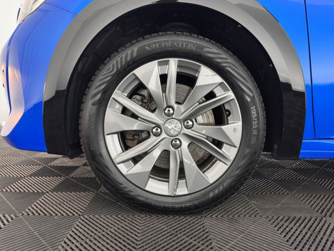 Peugeot e-208 EV Allure 50 kWh {SOH-91%} Aut *FULL-LED | DIGI-COCKPIT | BLINDSPOT | CAMERA | NAVI-FULLMAP | LANE-ASSIST | KEYLESS | DAB | CCS-FASTLOADER | TOP-VIEW | AMBIENT-LIGHT | PRIVACY-GLASS | 17"ALU*