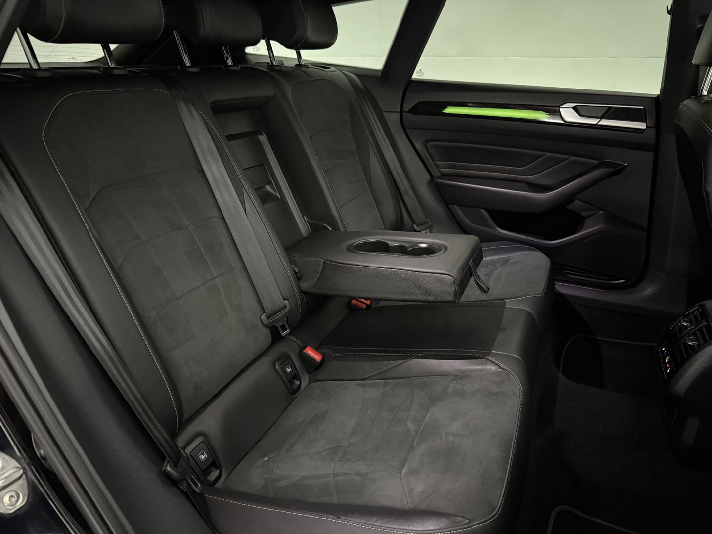 Volkswagen Arteon Shooting Brake 1.4 TSI eHybrid R-Line | Pano | Sfeer | HuD | Massage | Virtual | Trekh. | Carplay | Camera