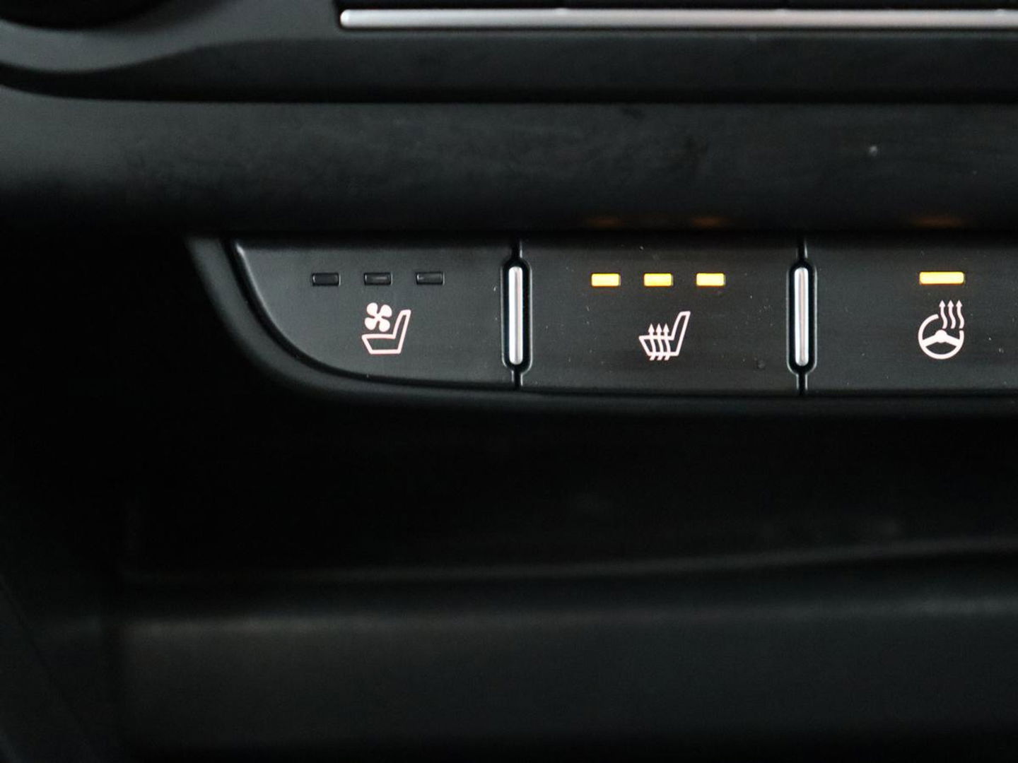 Kia Xceed 1.6 GDi PHEV ExecutiveLine | Stoelventilatie | Leder | Adaptive cruise | Camera | Memory | Achterbankverwarming | Full LED | Keyless | Stuurverwarming | Navigatie | Plug In