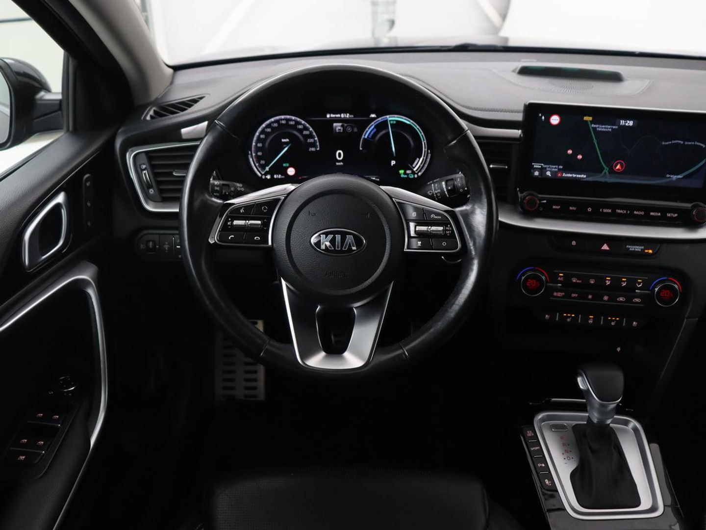 Kia Xceed 1.6 GDi PHEV ExecutiveLine | Stoelventilatie | Leder | Adaptive cruise | Camera | Memory | Achterbankverwarming | Full LED | Keyless | Stuurverwarming | Navigatie | Plug In