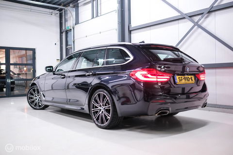 BMW 5 Serie Touring 540d xDrive High Executive | B&W audio | Adaptive | HUD | 360 camera | Carbon Black | Panoramadak | Stoelkoeling | LED |