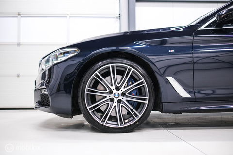 BMW 5 Serie Touring 540d xDrive High Executive | B&W audio | Adaptive | HUD | 360 camera | Carbon Black | Panoramadak | Stoelkoeling | LED |