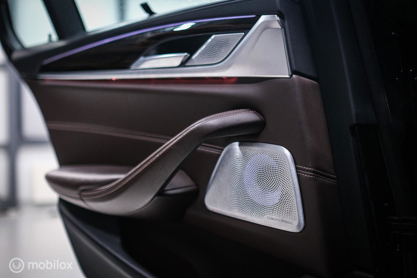 BMW 5 Serie Touring 540d xDrive High Executive | B&W audio | Adaptive | HUD | 360 camera | Carbon Black | Panoramadak | Stoelkoeling | LED |