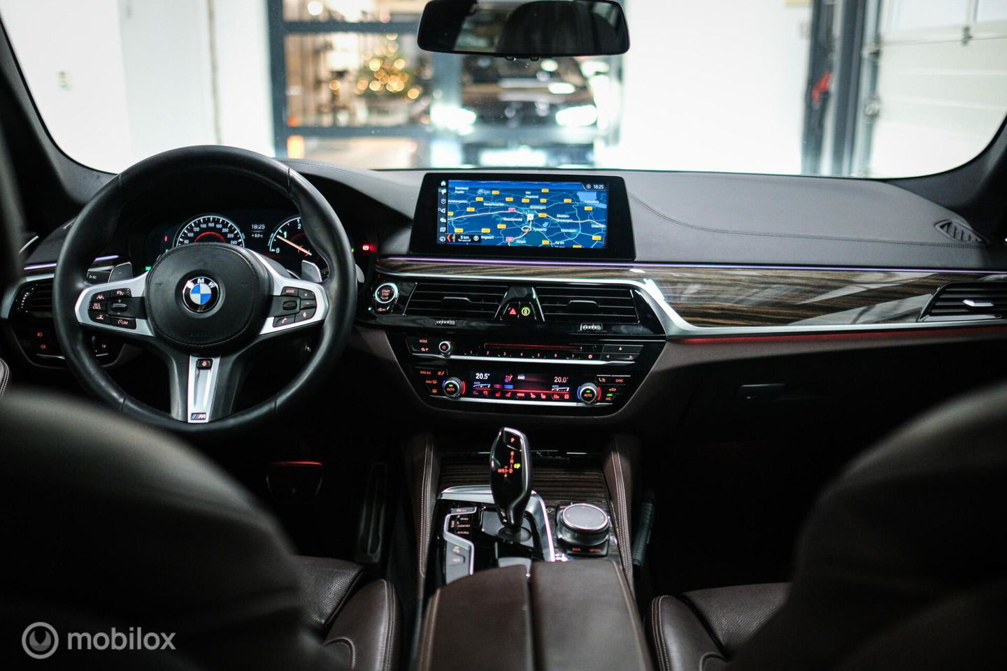 BMW 5 Serie Touring 540d xDrive High Executive | B&W audio | Adaptive | HUD | 360 camera | Carbon Black | Panoramadak | Stoelkoeling | LED |