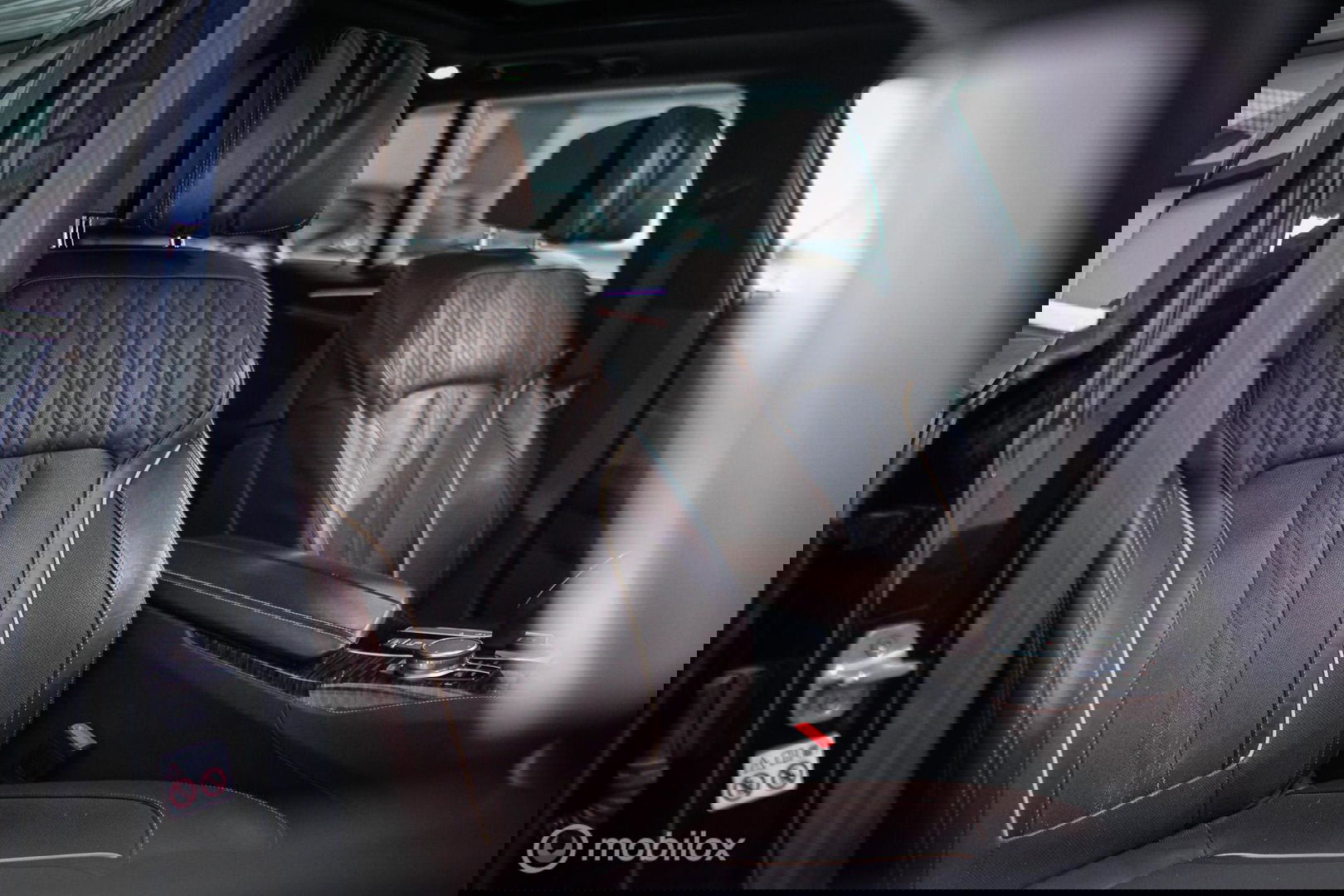 BMW 5 Serie Touring 540d xDrive High Executive | B&W audio | Adaptive | HUD | 360 camera | Carbon Black | Panoramadak | Stoelkoeling | LED |