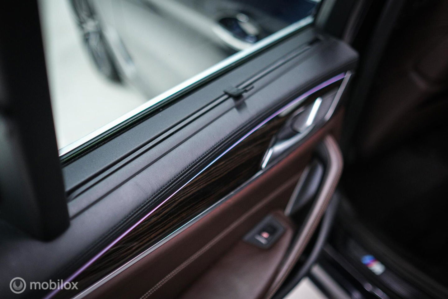 BMW 5 Serie Touring 540d xDrive High Executive | B&W audio | Adaptive | HUD | 360 camera | Carbon Black | Panoramadak | Stoelkoeling | LED |