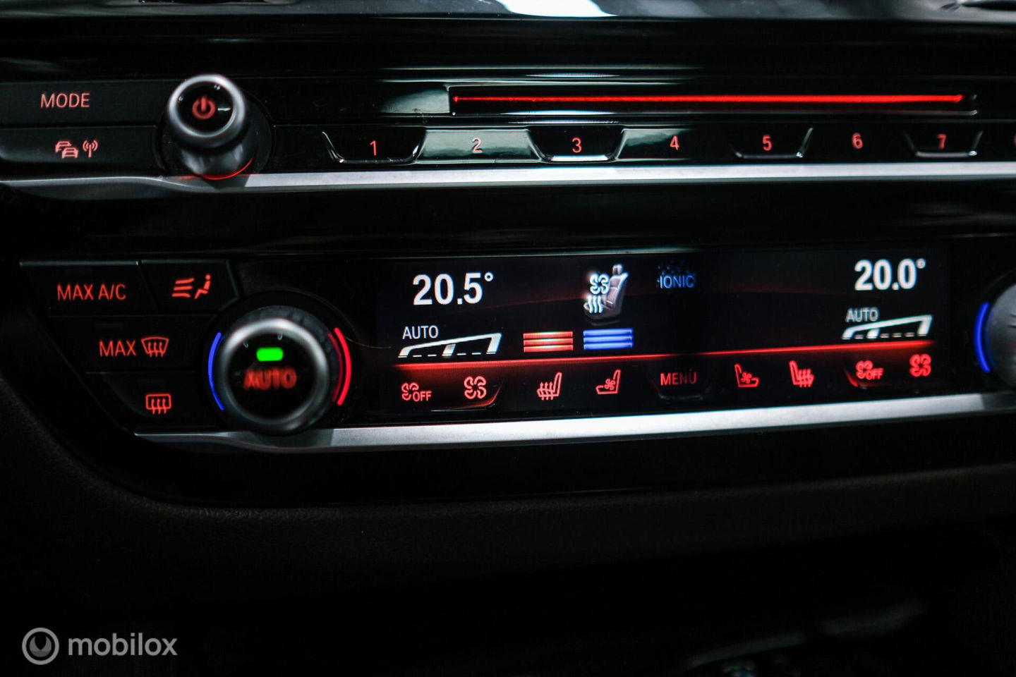 BMW 5 Serie Touring 540d xDrive High Executive | B&W audio | Adaptive | HUD | 360 camera | Carbon Black | Panoramadak | Stoelkoeling | LED |